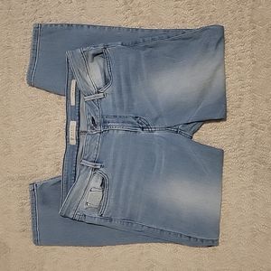 GUESS~ Crop Mid Jeans, 30